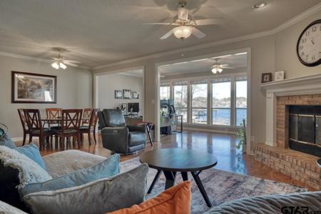 626 Hideaway East