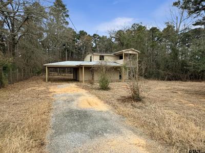 380 Woodhue Dr