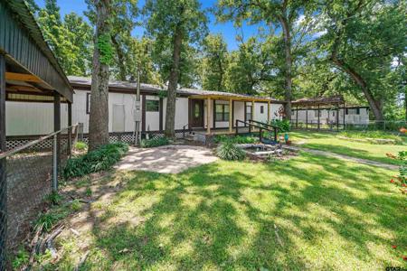 21622 Ravenwood Dr.