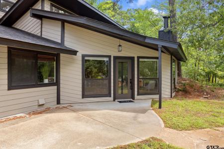 1441 Tanglewood Dr. W