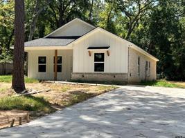523 Chelsea Ln.