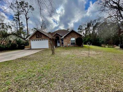 210 Hilltop Ln