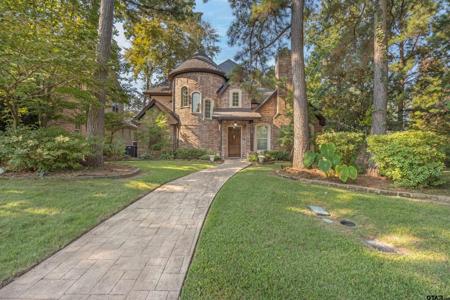 4534 Triggs Trace