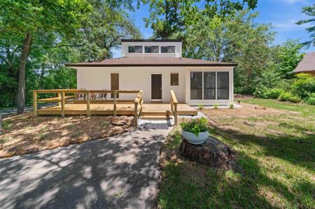 239 Fairlawn Dr