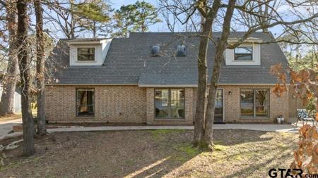1642 Tanglewood Dr. E.