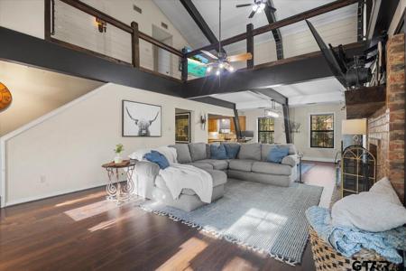 1635 Meadowlark Drive