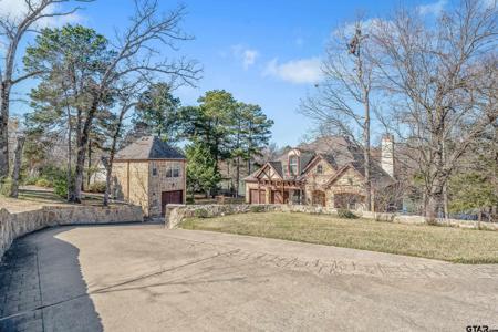 2861 J Cupit Ct
