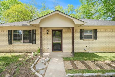 303 Shady Ln