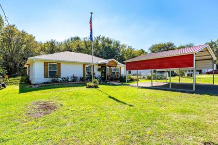 22982 Edgewater Dr