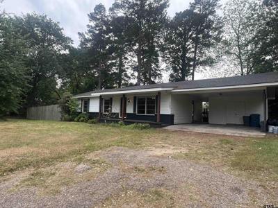 1107 Hackberry Ave