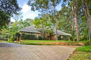 1402 W Hideaway