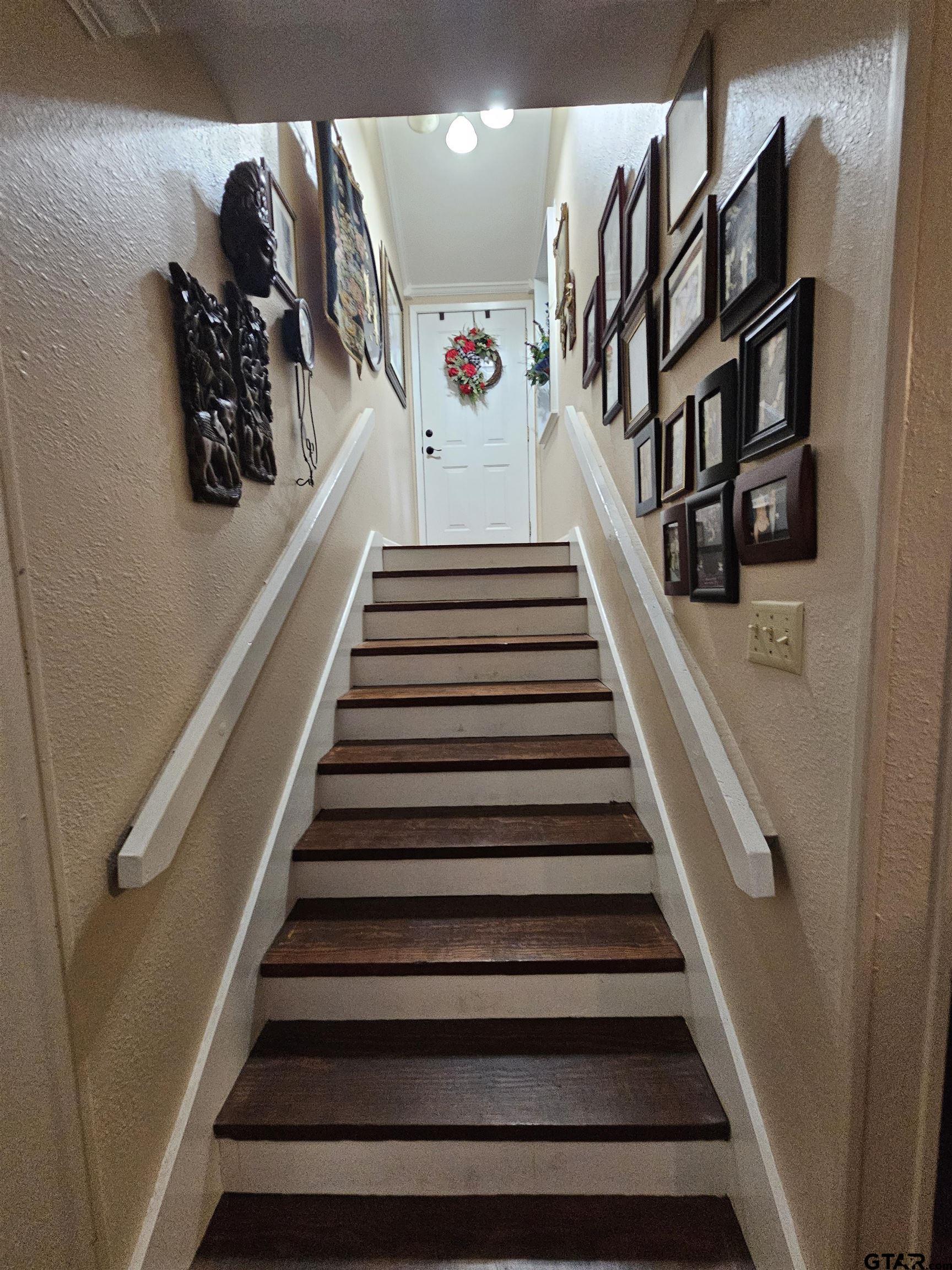 Image 3: Entry Way