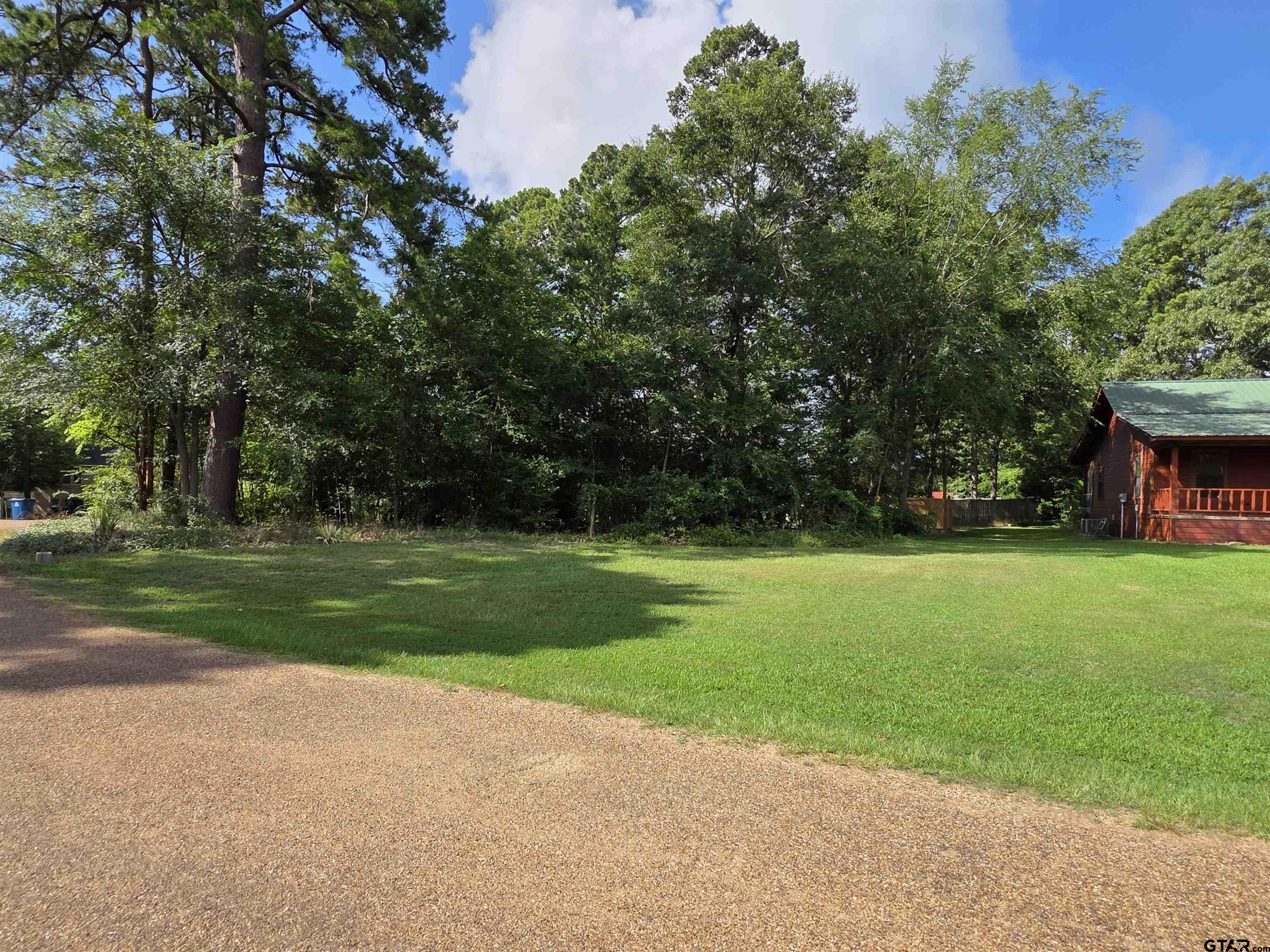 Image 2: Front Yard