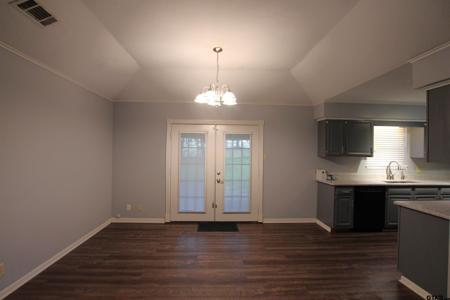 305 LAKEVIEW