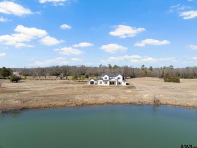 126 Private Road 2712