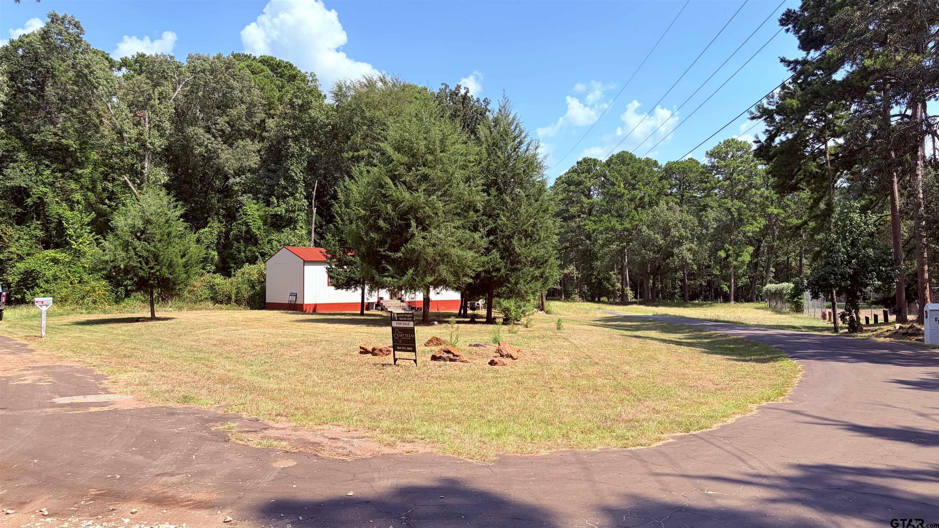 Image 1: Corner Lot