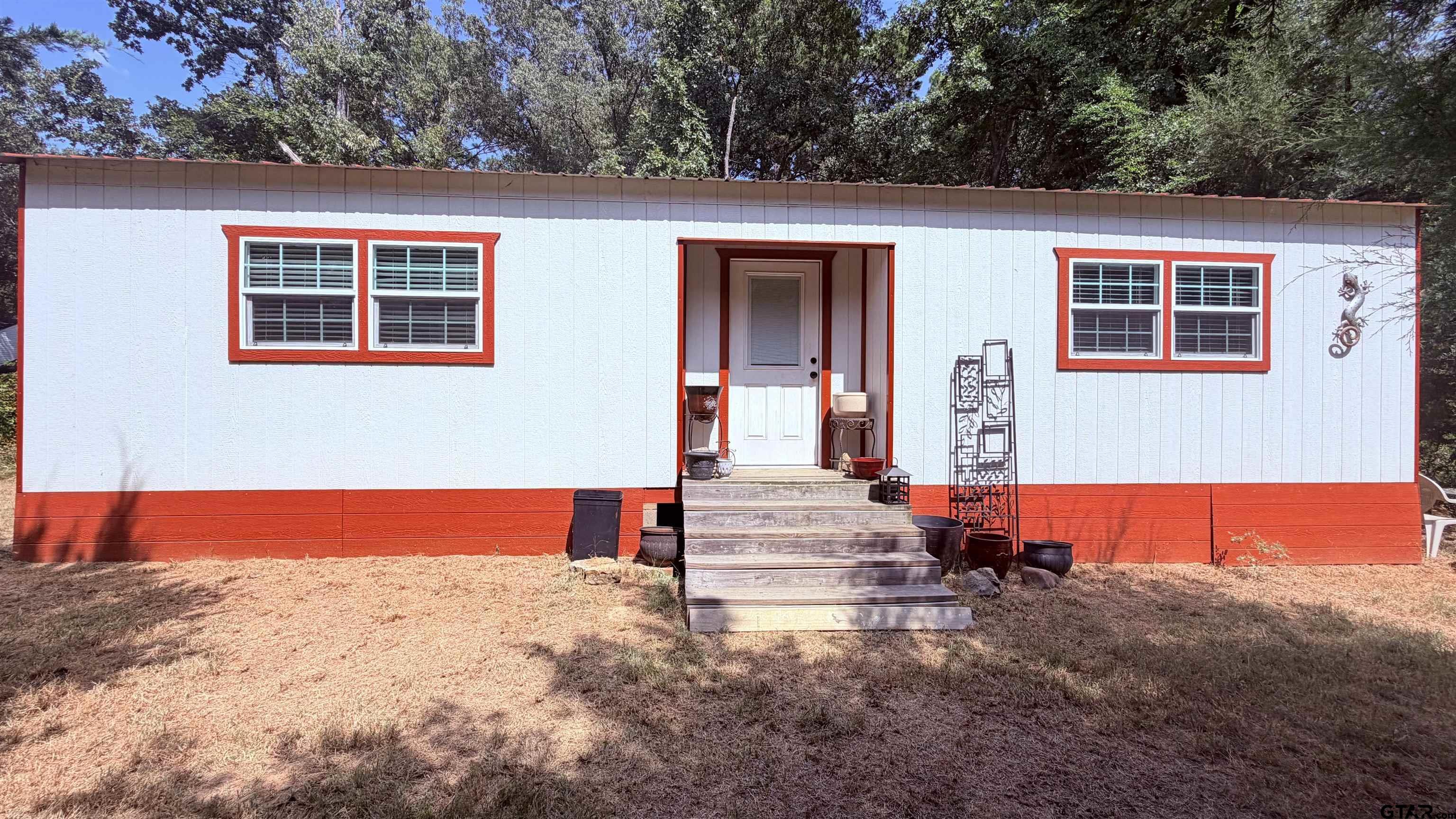 Image 3: Storage Shed
