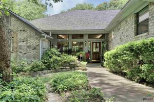 528 Woodside