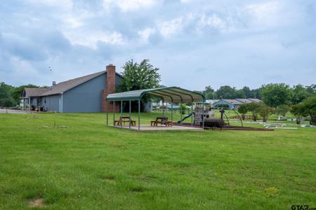 91 & 92 Holiday Village Dr