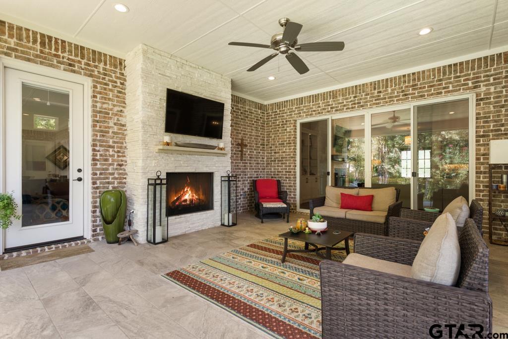 Image 3: Patio