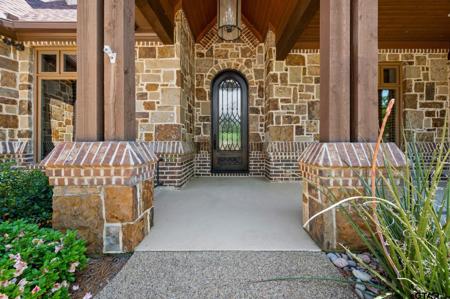 5581 Nancy Circle