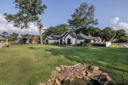 106 Graham Ln