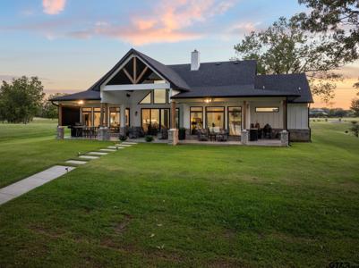 453 Private Road 2712