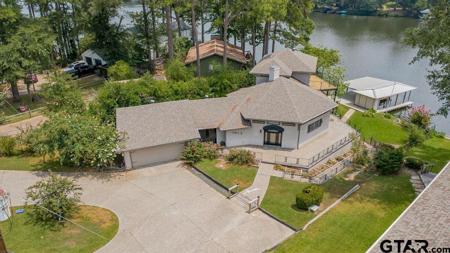 1613 Tanglewood Drive East