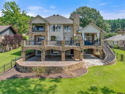 18248 Lakeside Dr
