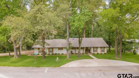 1445 Lakeshore
