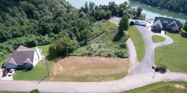 Lot 1B Lakepointe Subdivision