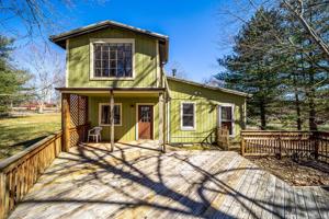 2038 Lakeview Drive