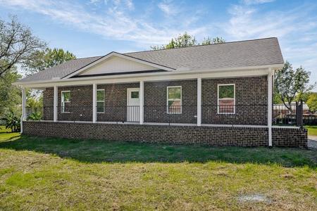 1316 River Drive