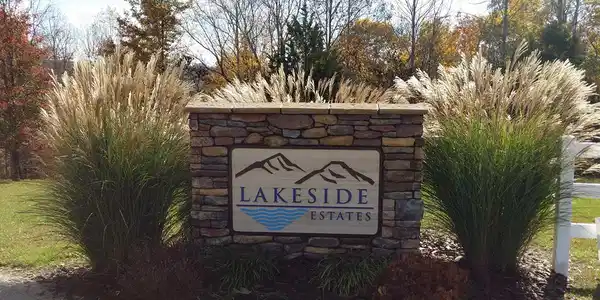 12 Lakeside Estates