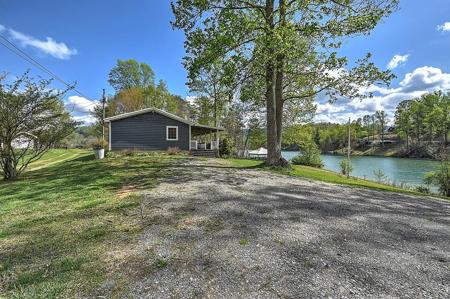 1055 Piercetown RD