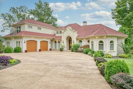 5029 Shoshone Loop