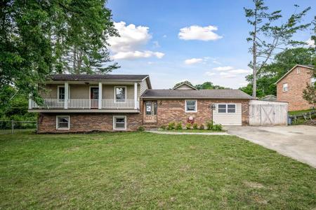 2746 Lake Valley Drive