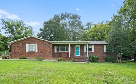 3083 Bayshore Dr