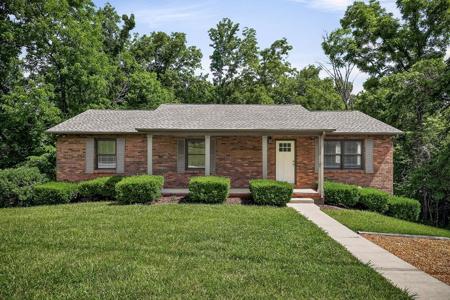 2600 Lake Valley Dr