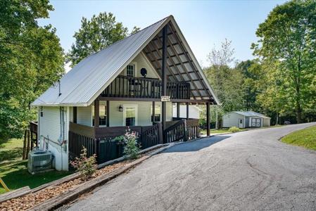 2009 Lakeview Dr