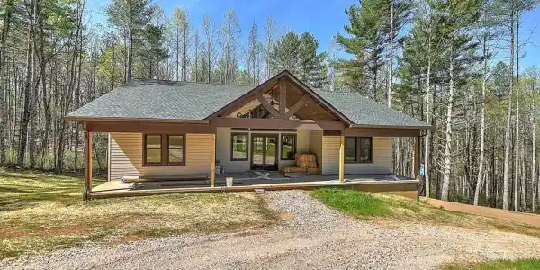 512 Bridle Path