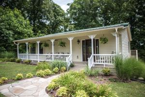 620 Crestview Dr