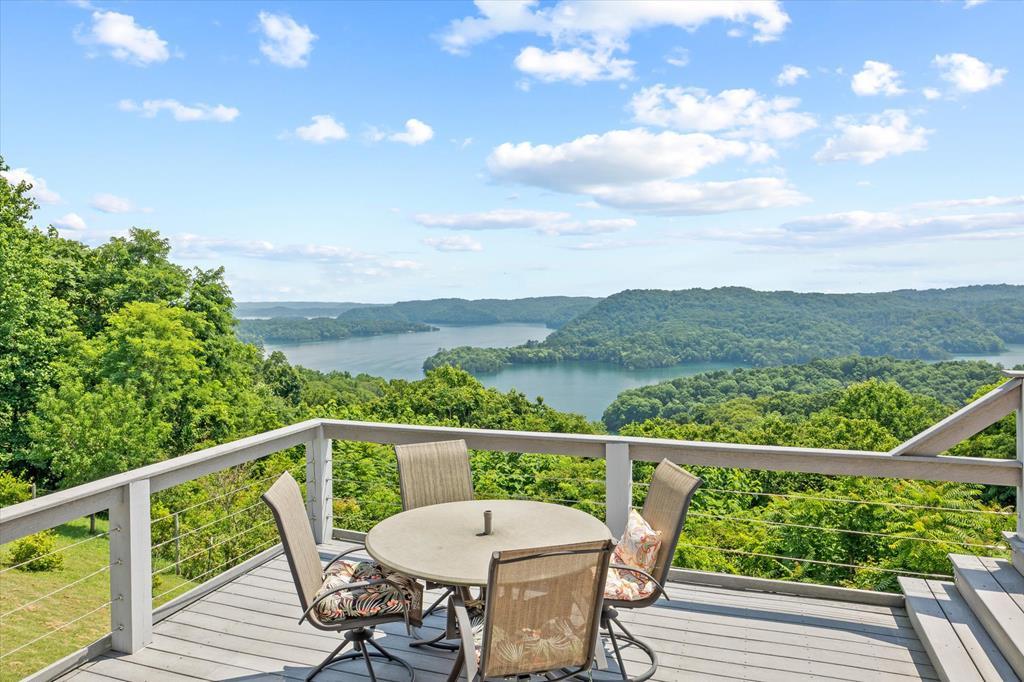 Image 3: Deck view
