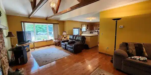 55 Lakeview Dr