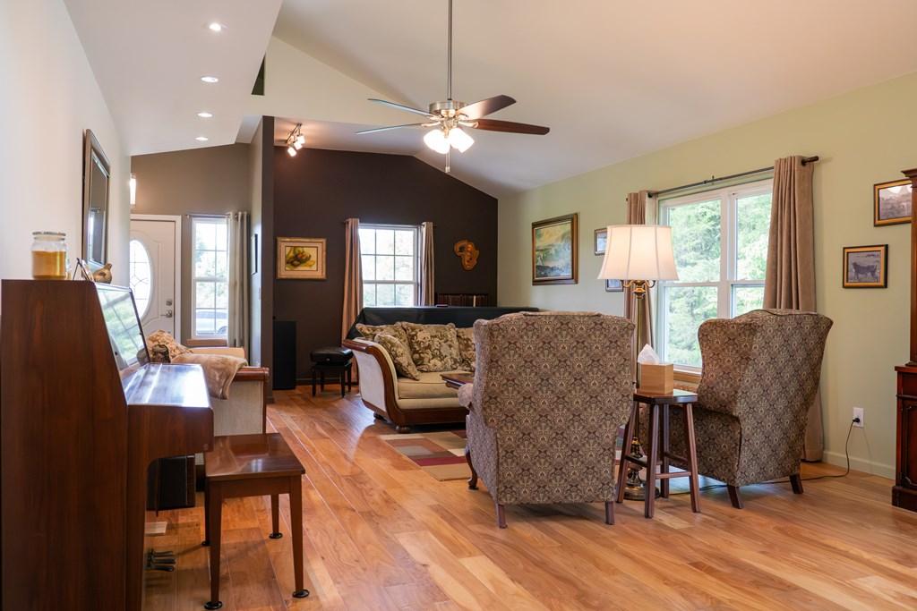 Image 3: Pecan Engineered Flooring