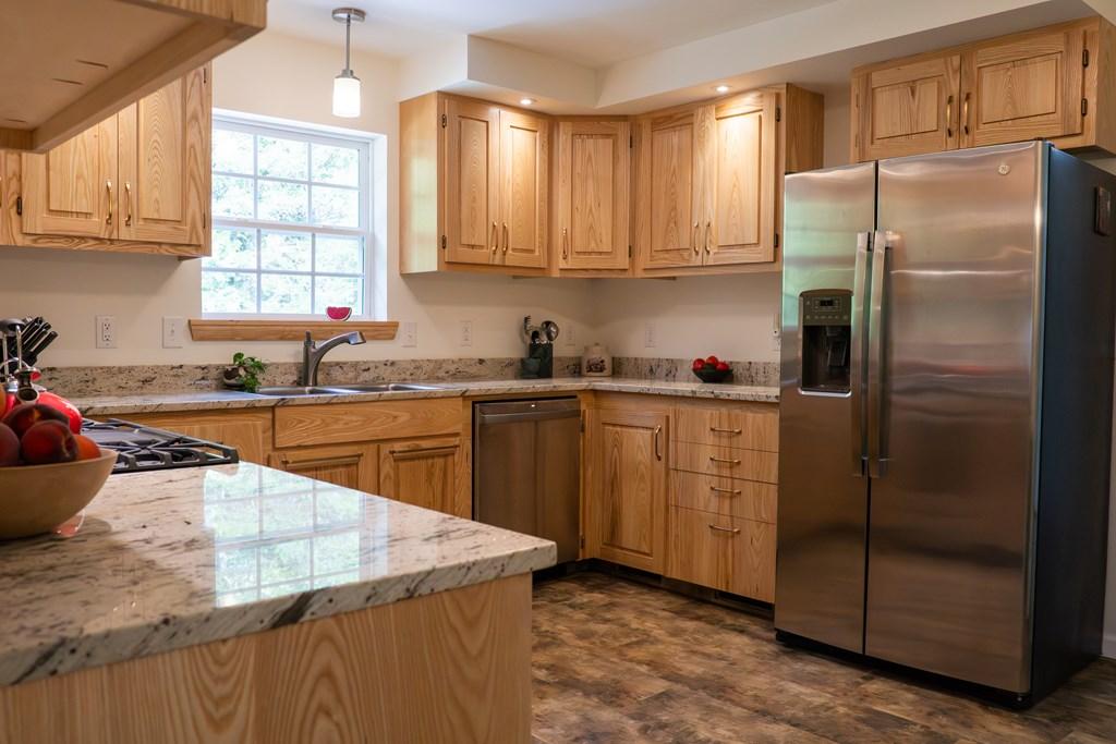 Image 4: Gorgeous Ash Cabinets