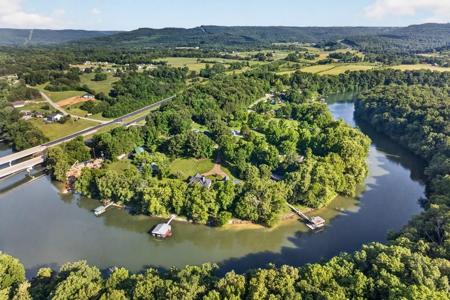 415 River Oaks Dr