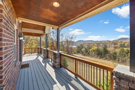 57 Lakeside Drive