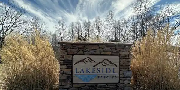 3&5 Lakeside Trail