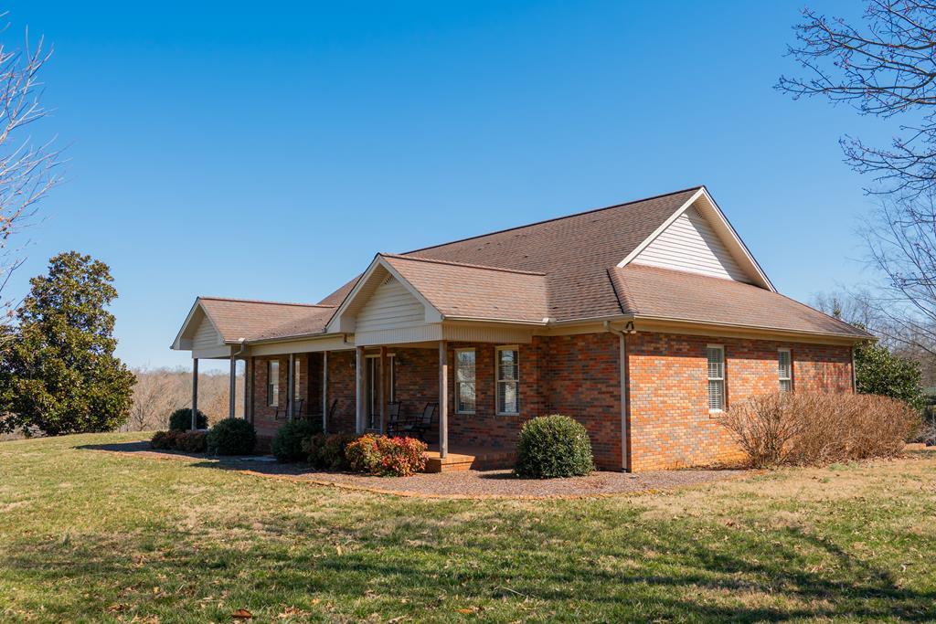 Image 4: Covered front porch
